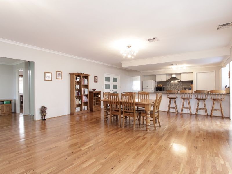 12 Global Avenue, Harrisdale WA 6112