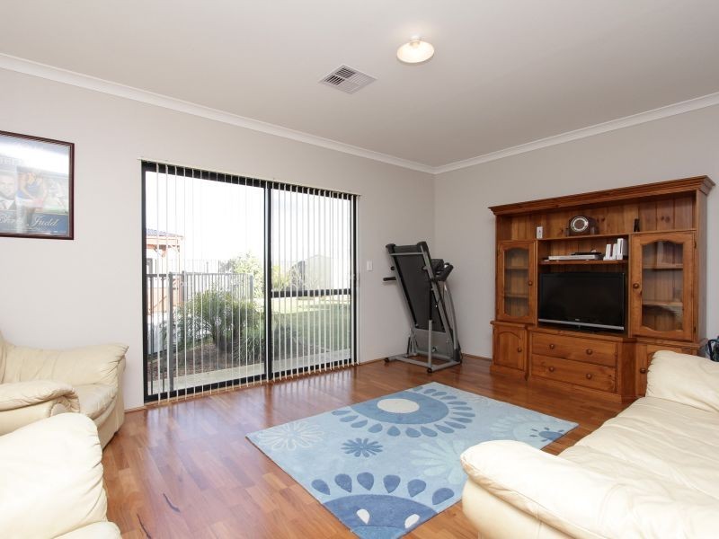 12 Global Avenue, Harrisdale WA 6112