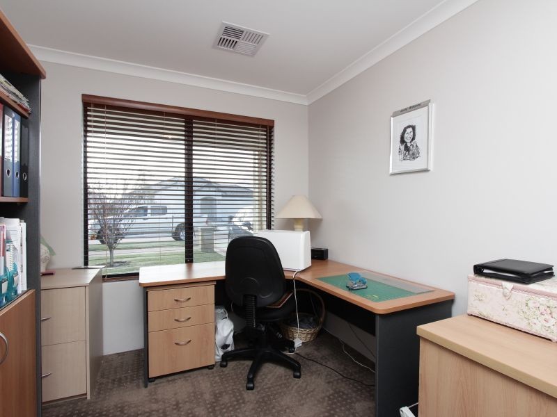 12 Global Avenue, Harrisdale WA 6112