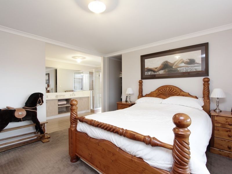 12 Global Avenue, Harrisdale WA 6112