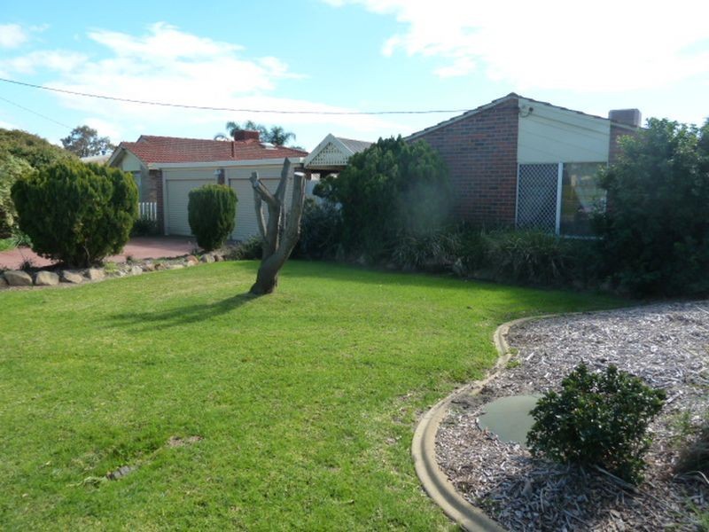 33 Hossack Avenue, Parkwood WA 6147