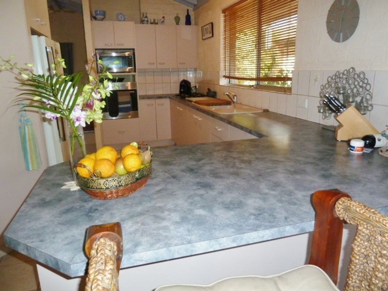 33 Hossack Avenue, Parkwood WA 6147