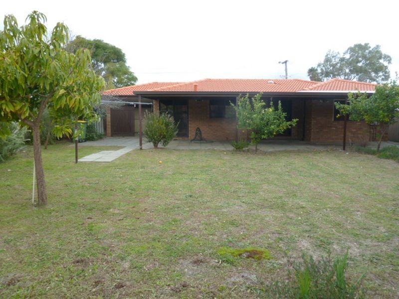 8 Garvey Place, Gosnells WA 6110