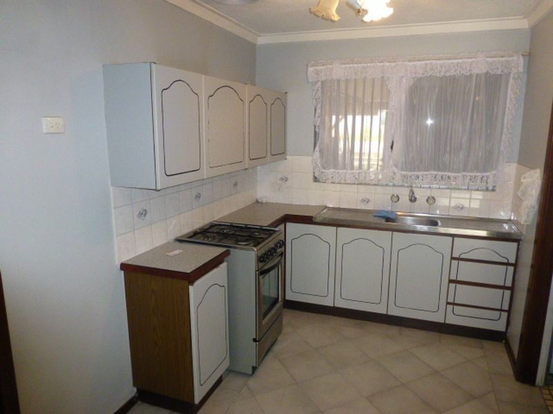 50 Lyrebird Way, Thornlie WA 6108