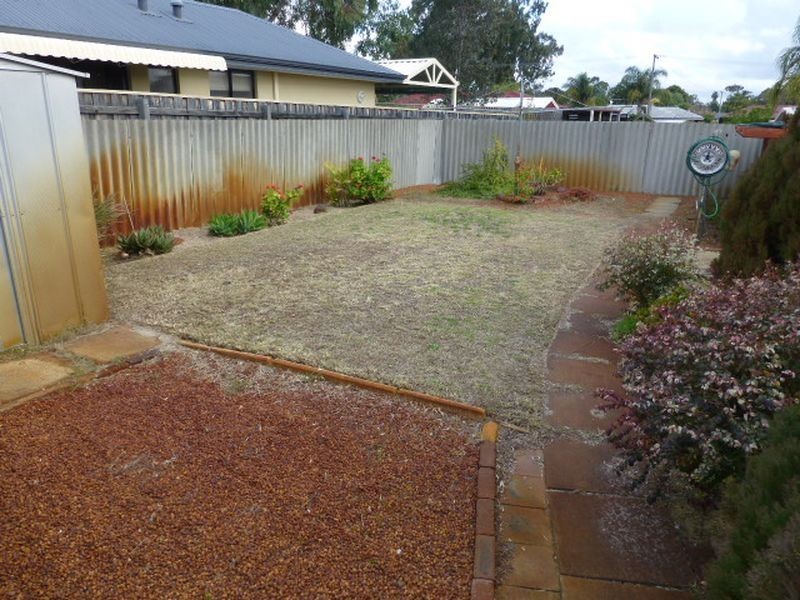 50 Lyrebird Way, Thornlie WA 6108