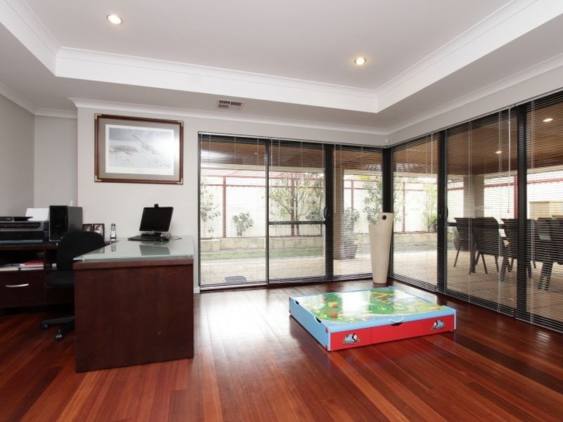 17 Skiff Way, Canning Vale WA 6155