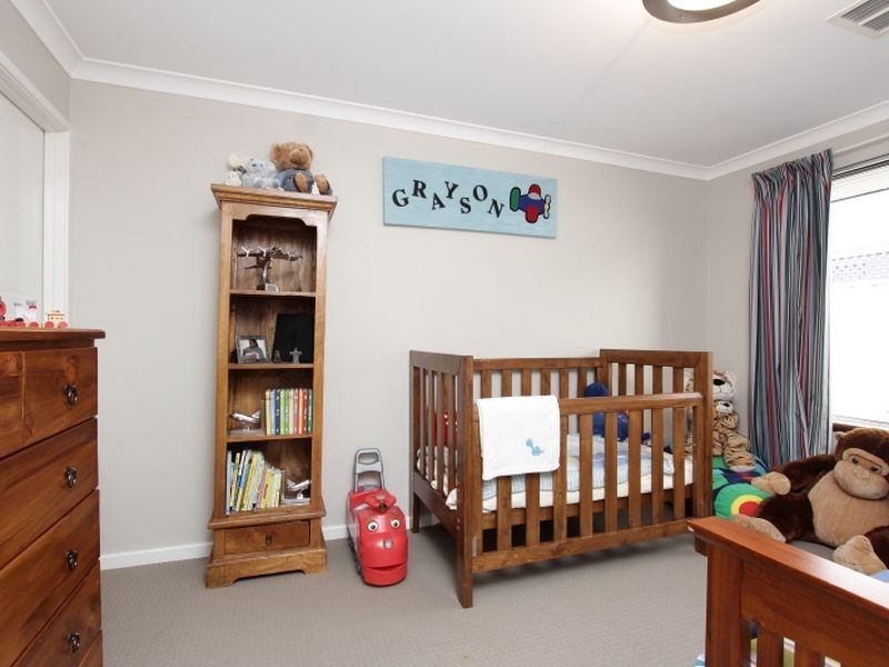 17 Skiff Way, Canning Vale WA 6155