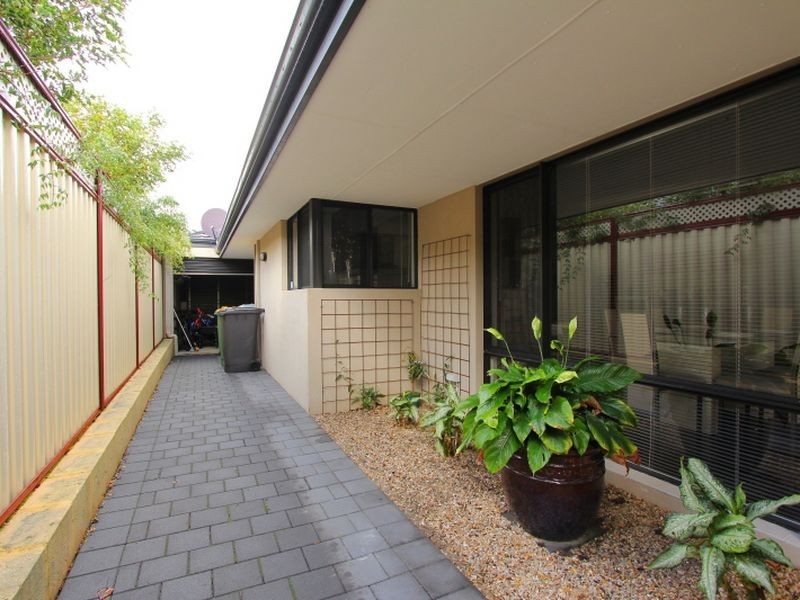 17 Skiff Way, Canning Vale WA 6155