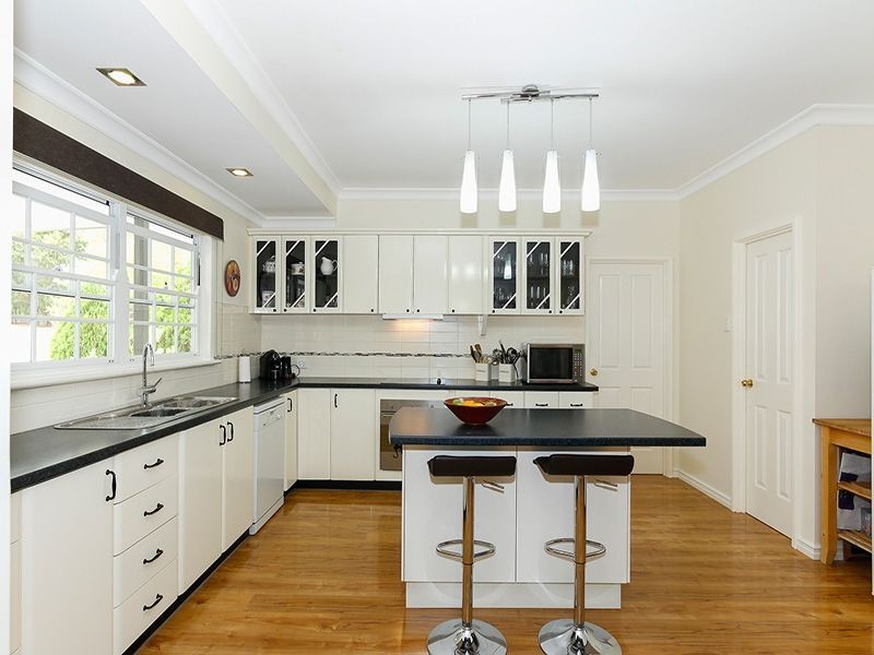 4 Carradine Road, Mount Nasura WA 6112