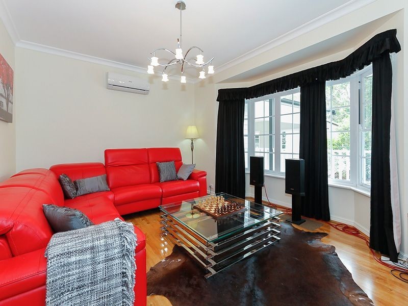 4 Carradine Road, Mount Nasura WA 6112