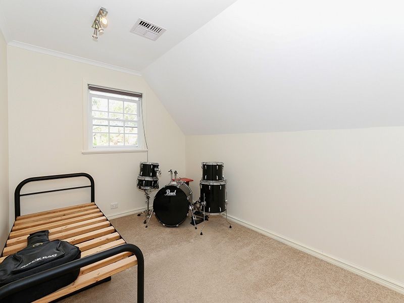 4 Carradine Road, Mount Nasura WA 6112