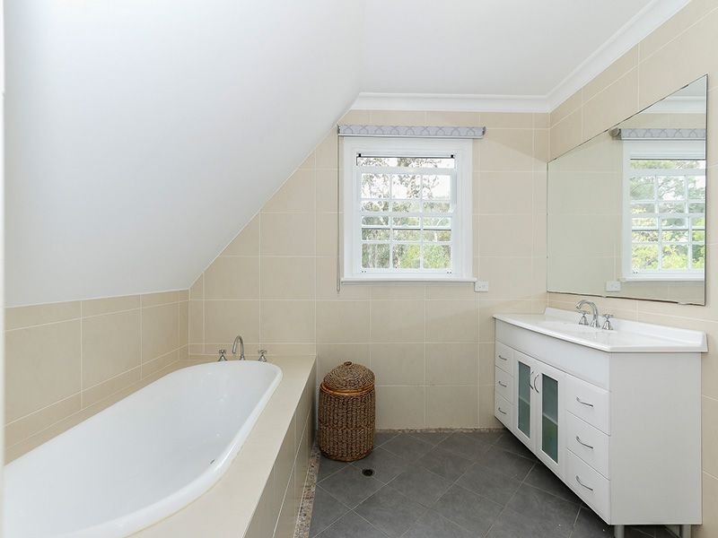 4 Carradine Road, Mount Nasura WA 6112