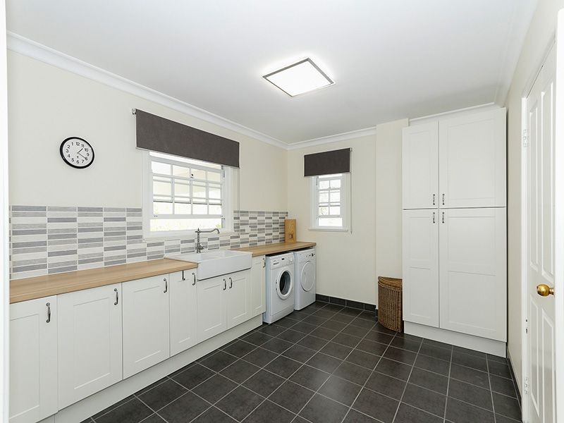 4 Carradine Road, Mount Nasura WA 6112