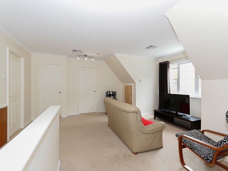 4 Carradine Road, Mount Nasura WA 6112