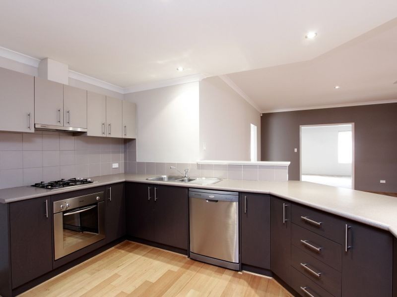 21 Dorchester Turn, Canning Vale WA 6155