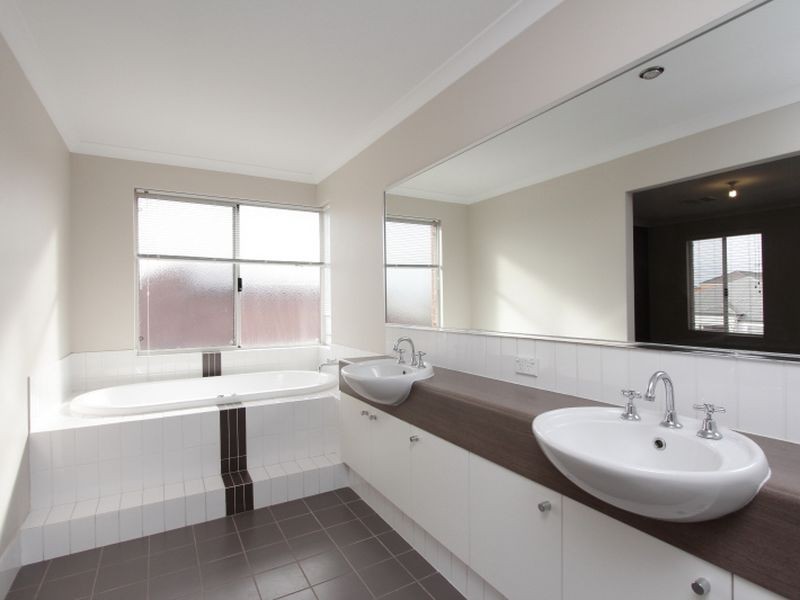 21 Dorchester Turn, Canning Vale WA 6155