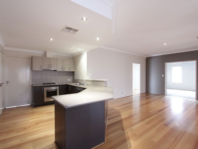 21 Dorchester Turn, Canning Vale WA 6155