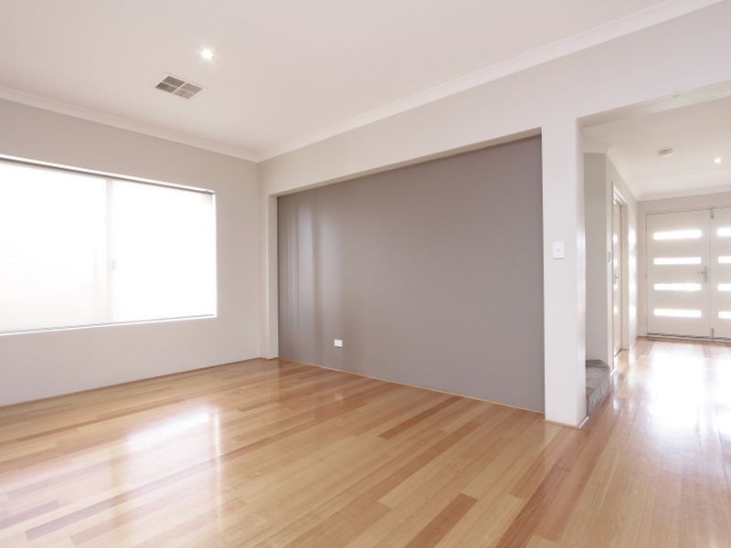 21 Dorchester Turn, Canning Vale WA 6155