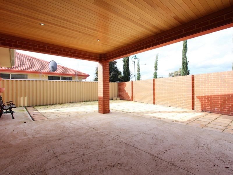 21 Dorchester Turn, Canning Vale WA 6155