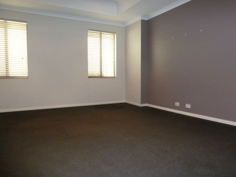 26 Calytrix Crescent, Success WA 6164