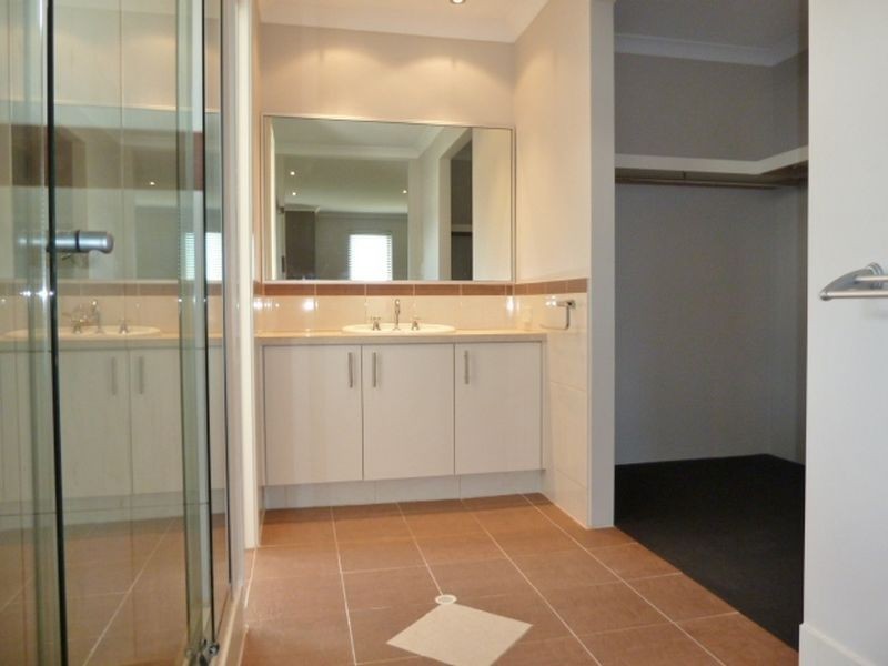26 Calytrix Crescent, Success WA 6164