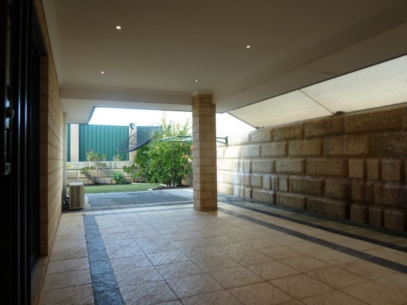 26 Calytrix Crescent, Success WA 6164