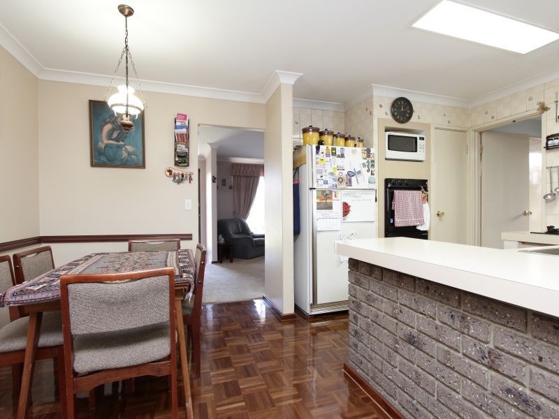 16 Murdoch Road, Thornlie WA 6108