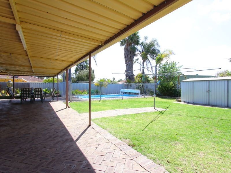 16 Murdoch Road, Thornlie WA 6108