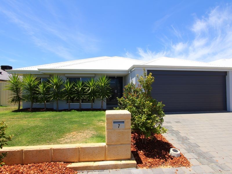 7 Cologne Parkway, Piara Waters WA 6112