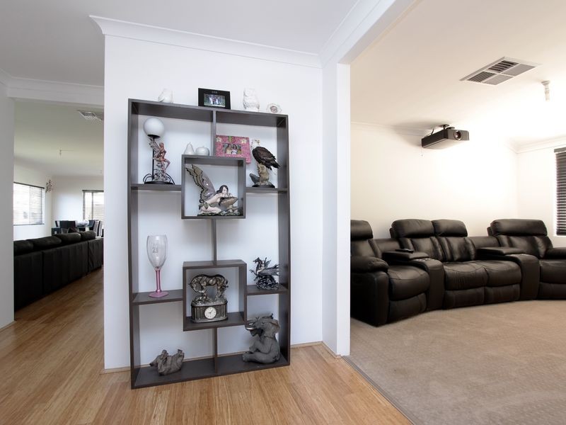 7 Cologne Parkway, Piara Waters WA 6112