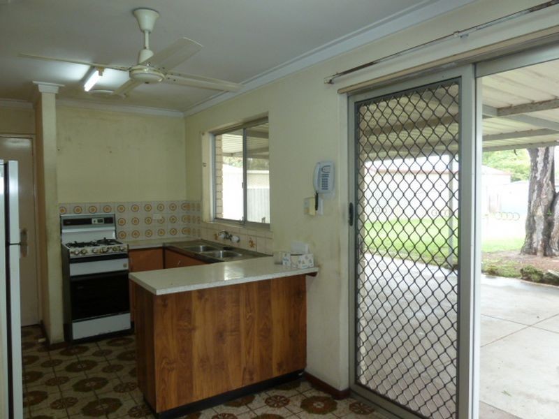 10 Menzies Place, Thornlie WA 6108