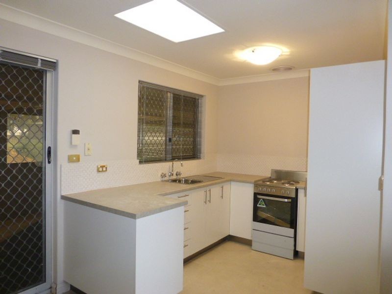 1/17 Clovertree Street, Maddington WA 6109