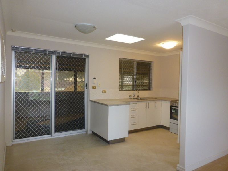 1/17 Clovertree Street, Maddington WA 6109