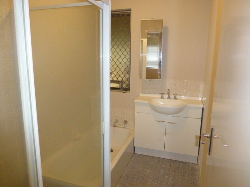 1/17 Clovertree Street, Maddington WA 6109