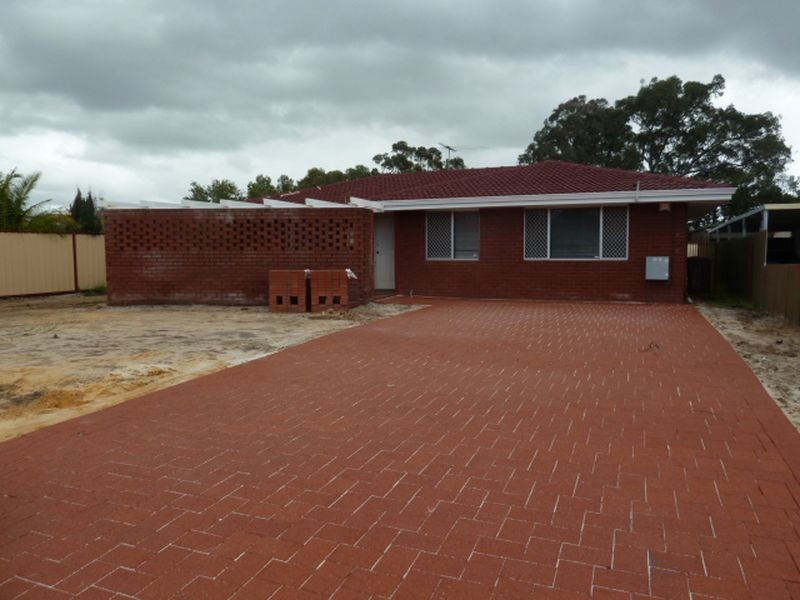 1/17 Clovertree Street, Maddington WA 6109