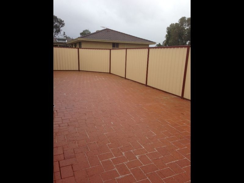 1/17 Clovertree Street, Maddington WA 6109