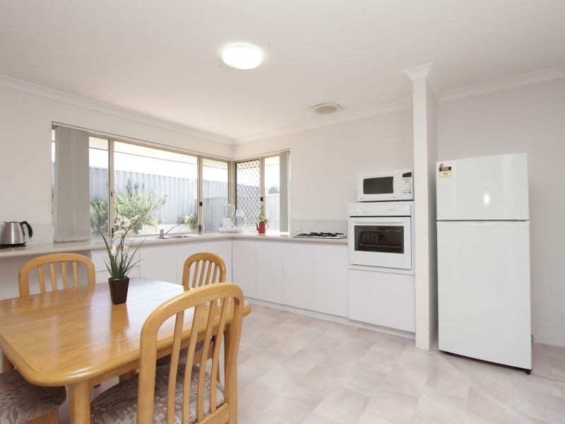 4 Reichel Place, Huntingdale WA 6110