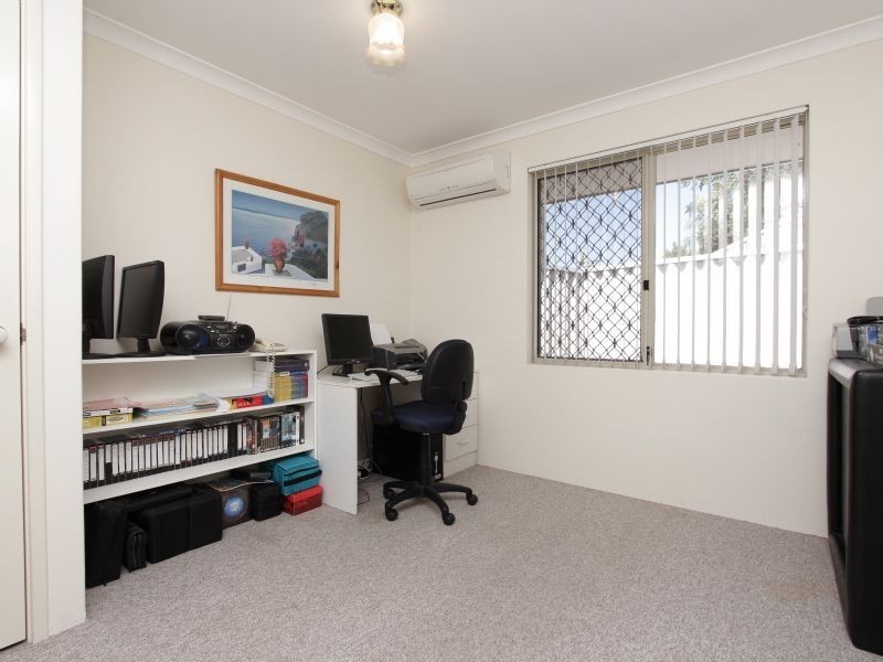 4 Reichel Place, Huntingdale WA 6110