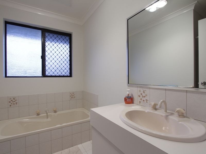 13 Pender Court, Thornlie WA 6108