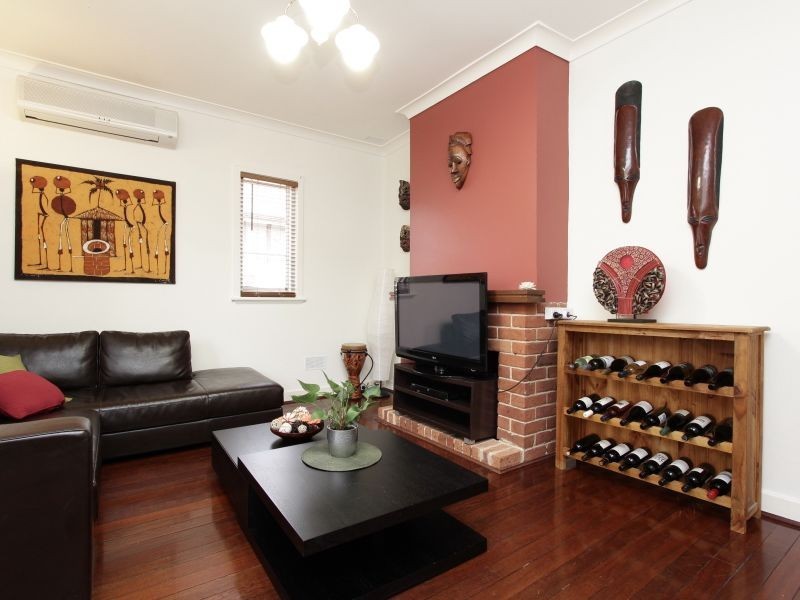 24 Palmerston Street, St James WA 6102