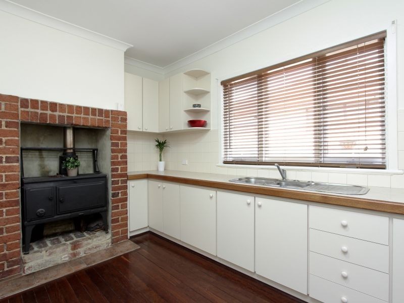 24 Palmerston Street, St James WA 6102