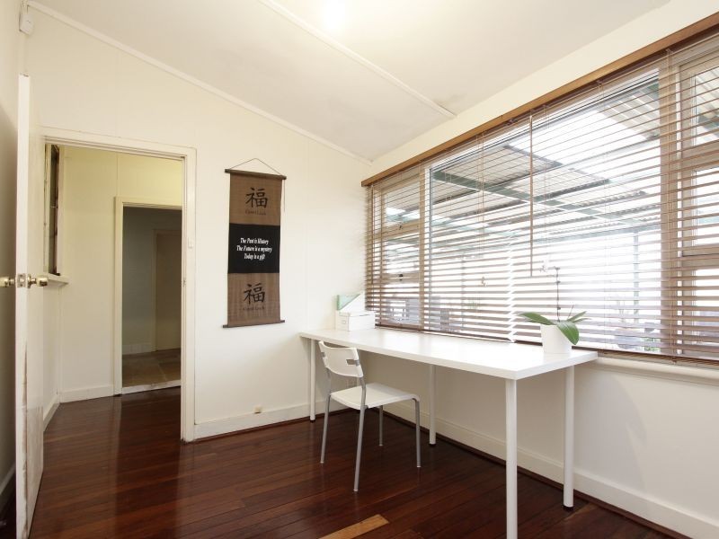 24 Palmerston Street, St James WA 6102