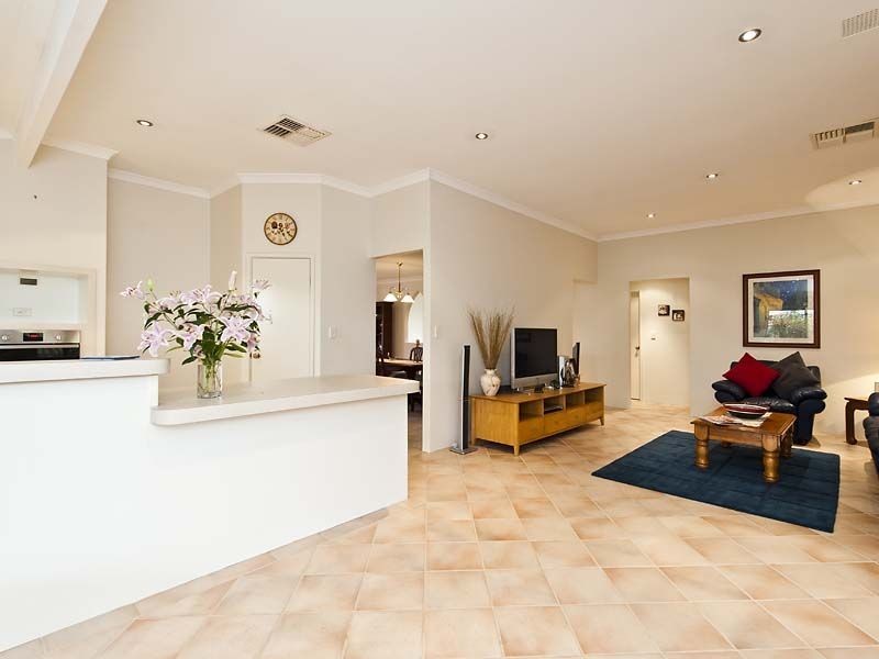 7 Rockaway Grove, Canning Vale WA 6155