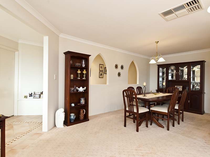 7 Rockaway Grove, Canning Vale WA 6155