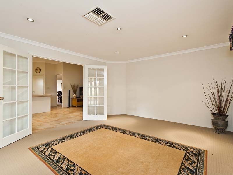 7 Rockaway Grove, Canning Vale WA 6155