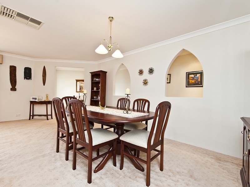 7 Rockaway Grove, Canning Vale WA 6155