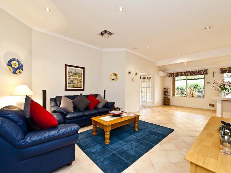 7 Rockaway Grove, Canning Vale WA 6155