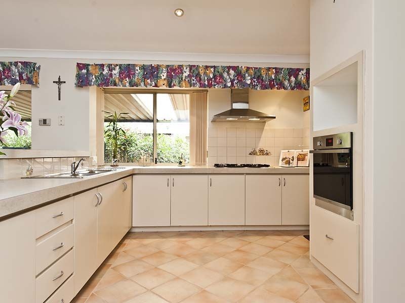 7 Rockaway Grove, Canning Vale WA 6155