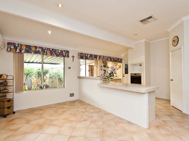 7 Rockaway Grove, Canning Vale WA 6155