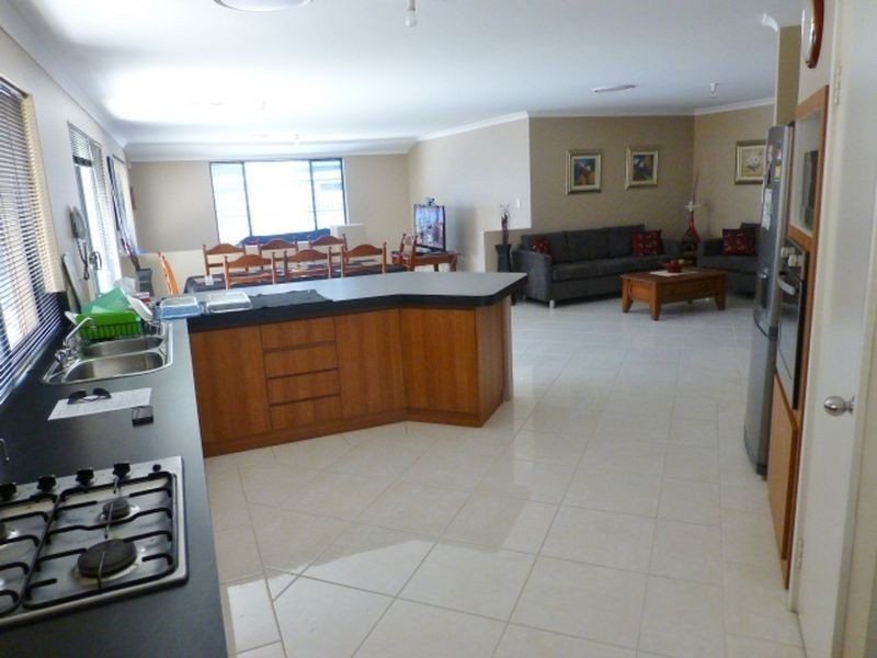20 Dupont Way, Canning Vale WA 6155